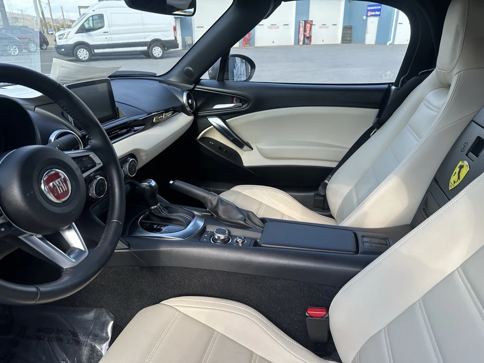 2018 Fiat 124 Spider - Image 15 of 16