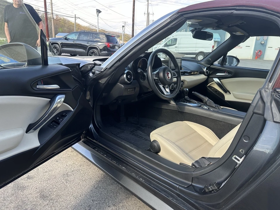 2018 Fiat 124 Spider - Image 14 of 16
