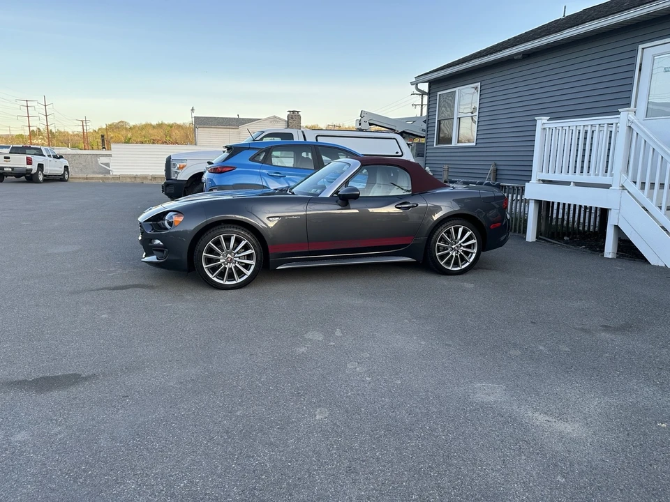 2018 Fiat 124 Spider - Image 2 of 16