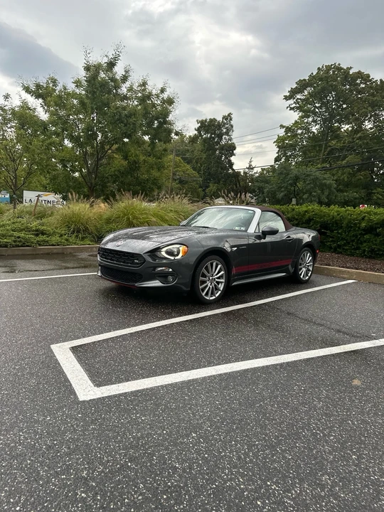 2018 Fiat 124 Spider - Image 8 of 16
