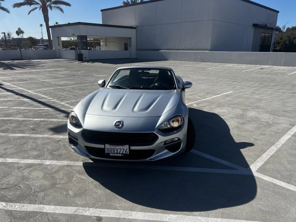 2018 Fiat 124 Spider - Image 2 of 31