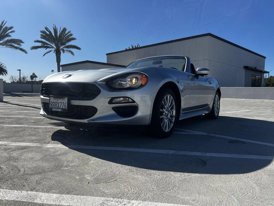 2018 Fiat 124 Spider - Image 13 of 31