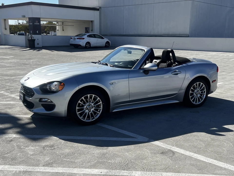 2018 Fiat 124 Spider - Image 23 of 31