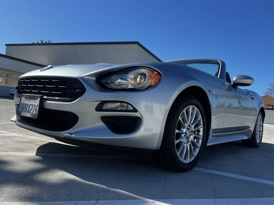 2018 Fiat 124 Spider - Image 22 of 31