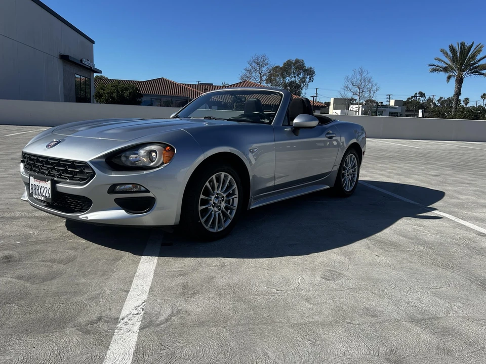 2018 Fiat 124 Spider - Image 25 of 31