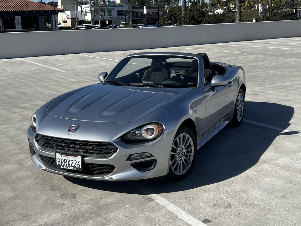 2018 Fiat 124 Spider - Image 17 of 31