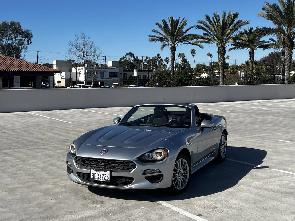 2018 Fiat 124 Spider - Image 18 of 31