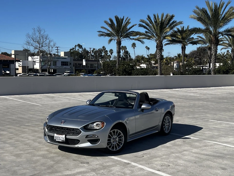 2018 Fiat 124 Spider - Image 28 of 31