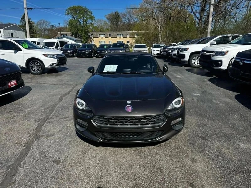 2018 Fiat 124 Spider - Image 2 of 10