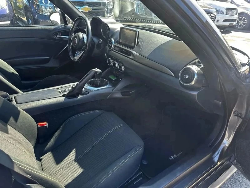 2018 Fiat 124 Spider - Image 9 of 10