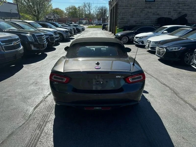 2018 Fiat 124 Spider - Image 5 of 10