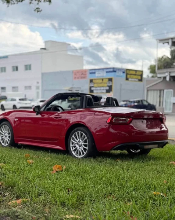 2018 Fiat 124 Spider - Image 6 of 19