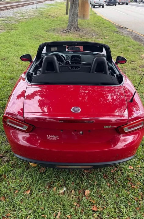 2018 Fiat 124 Spider - Image 14 of 19