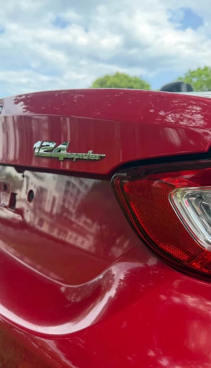 2018 Fiat 124 Spider - Image 14 of 19