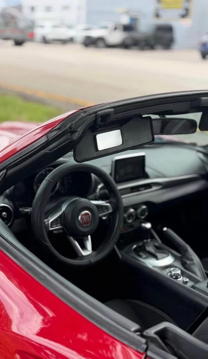 2018 Fiat 124 Spider - Image 16 of 19