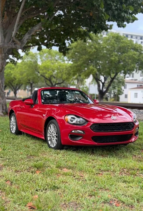 2018 Fiat 124 Spider - Image 2 of 19