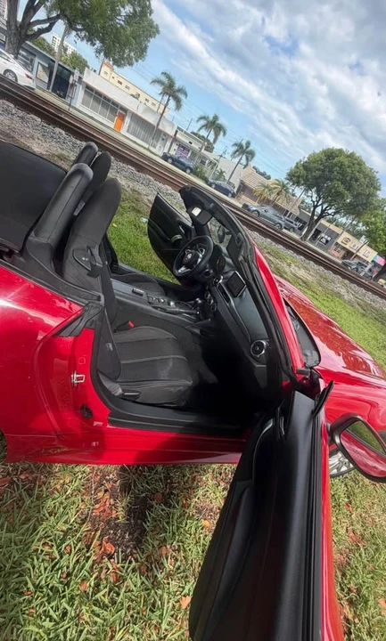 2018 Fiat 124 Spider - Image 17 of 19