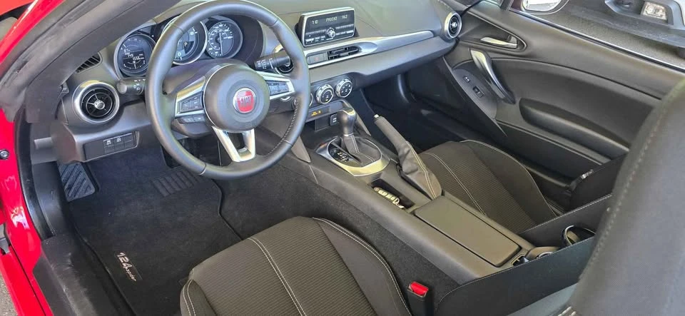 2018 Fiat 124 Spider - Image 11 of 17
