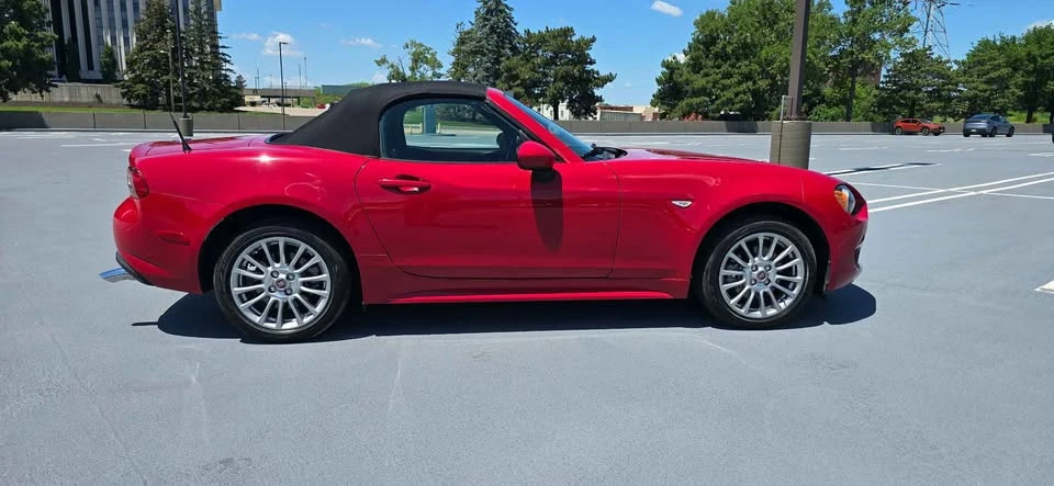 2018 Fiat 124 Spider - Image 17 of 17