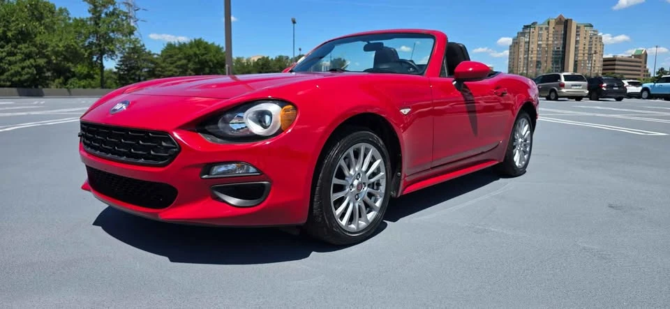2018 Fiat 124 Spider - Image 2 of 17