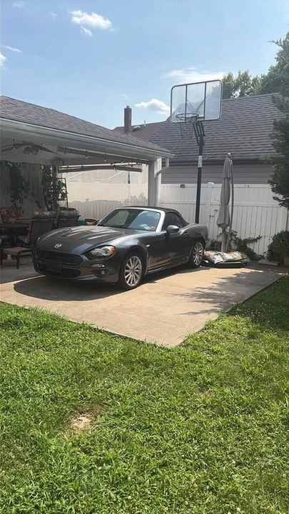2018 Fiat 124 Spider - Image 15 of 15
