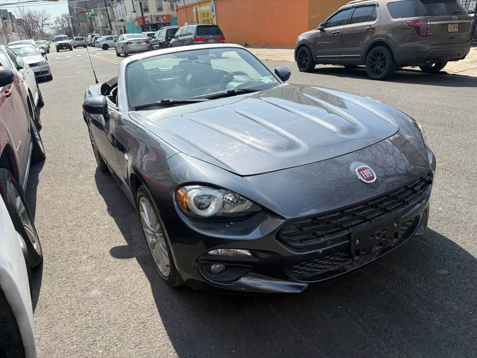 2018 Fiat 124 Spider - Image 9 of 15