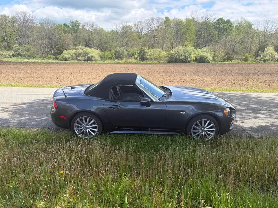 2018 Fiat 124 Spider - Image 3 of 15