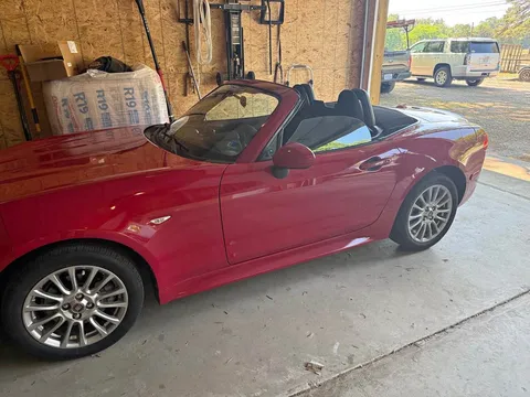 2018 Fiat 124 Spider Classica Convertible 2D