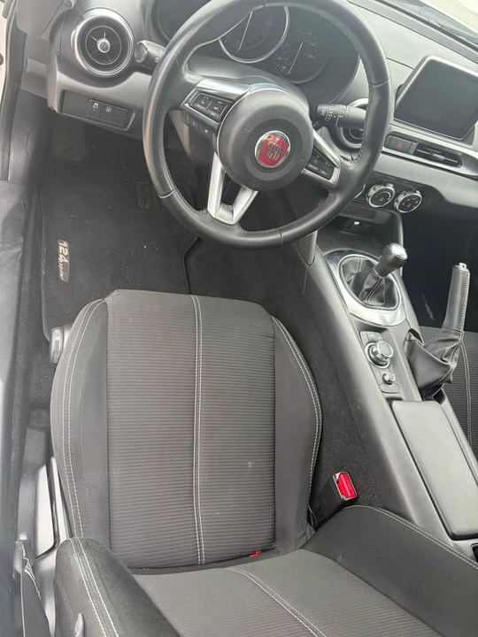 2018 Fiat 124 Spider - Image 5 of 9