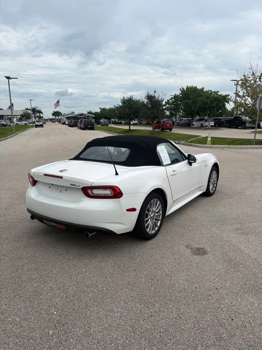 2018 Fiat 124 Spider - Image 3 of 9