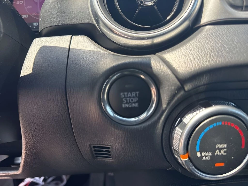2018 Fiat 124 Spider - Image 19 of 30