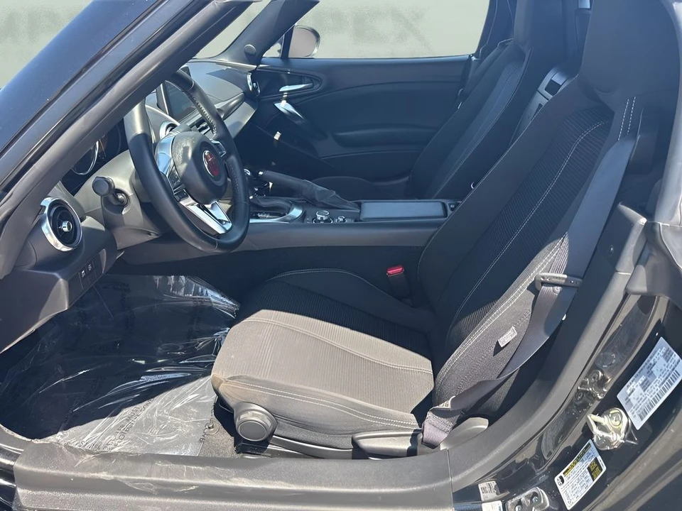 2018 Fiat 124 Spider - Image 10 of 30