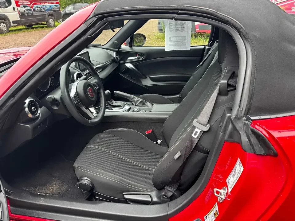 2018 Fiat 124 Spider - Image 2 of 5