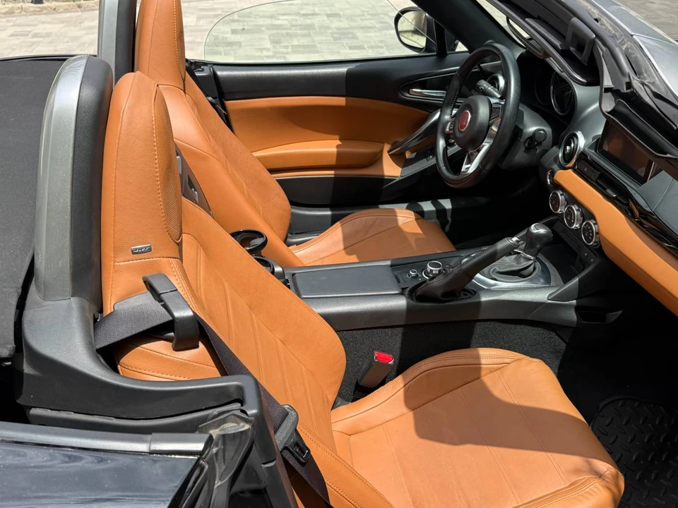 2018 Fiat 124 Spider - Image 6 of 11
