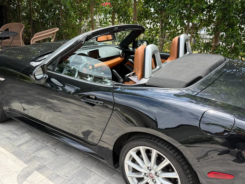 2018 Fiat 124 Spider - Image 8 of 11