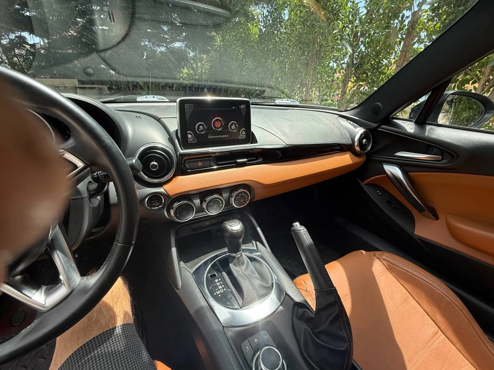 2018 Fiat 124 Spider - Image 9 of 11