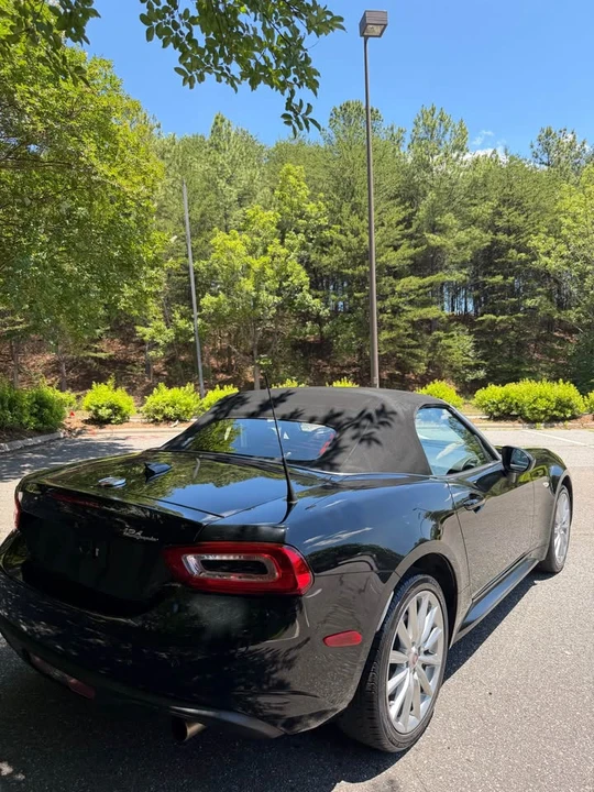 2018 Fiat 124 Spider - Image 17 of 17