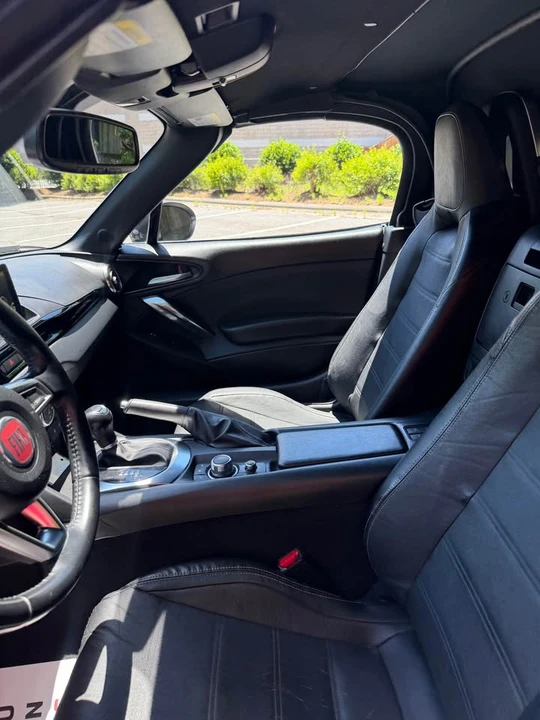 2018 Fiat 124 Spider - Image 11 of 17