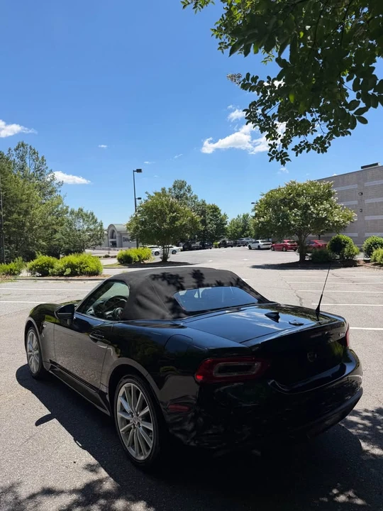 2018 Fiat 124 Spider - Image 15 of 17