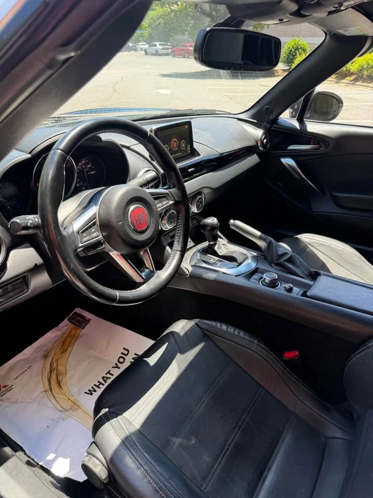 2018 Fiat 124 Spider - Image 7 of 17