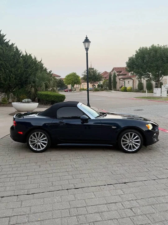 2018 Fiat 124 Spider - Image 2 of 15