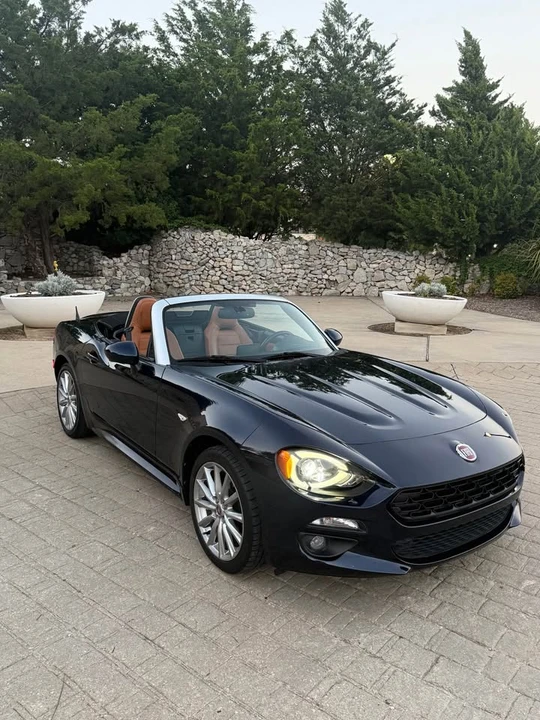 2018 Fiat 124 Spider - Image 13 of 15