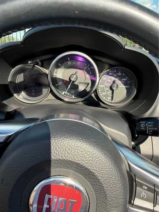 2018 Fiat 124 Spider - Image 6 of 8