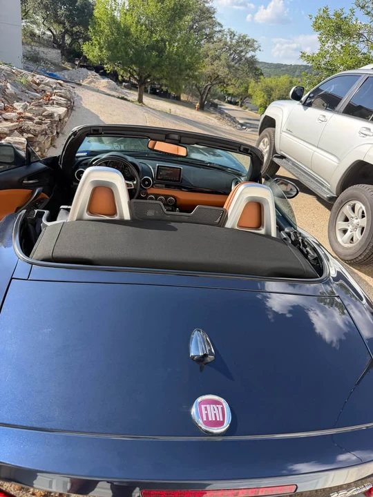 2018 Fiat 124 Spider - Image 2 of 8