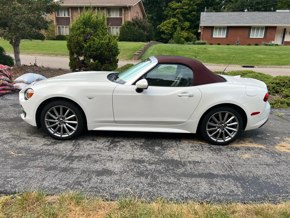 2018 Fiat 124 Spider - Image 13 of 31