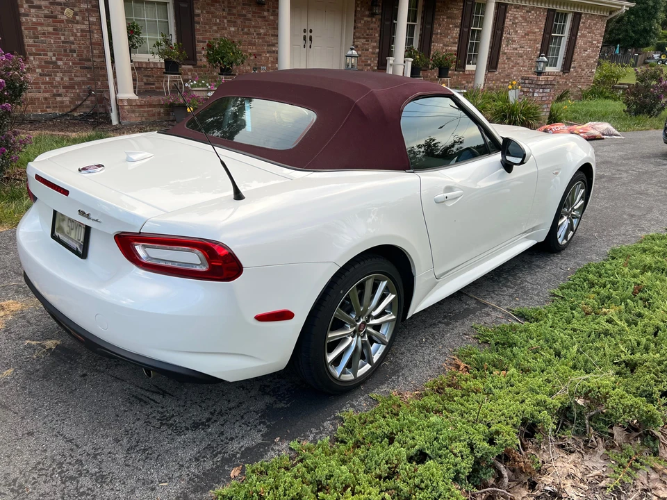 2018 Fiat 124 Spider - Image 16 of 31