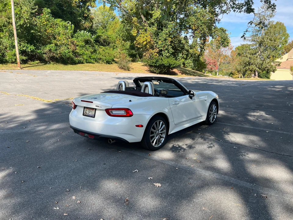 2018 Fiat 124 Spider - Image 9 of 31