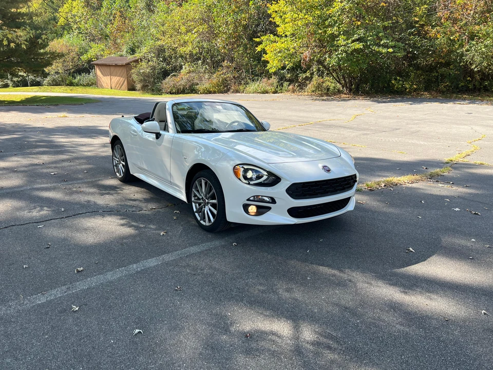 2018 Fiat 124 Spider - Image 11 of 31