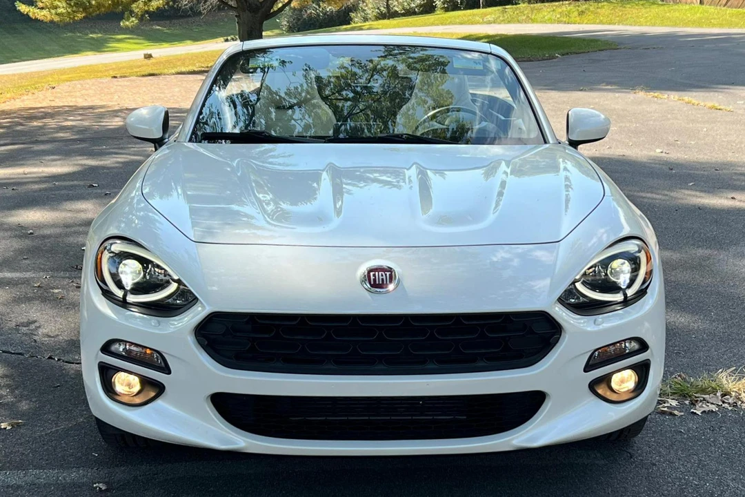 2018 Fiat 124 Spider - Image 2 of 31