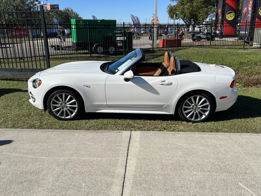 2018 Fiat 124 Spider - Image 2 of 7